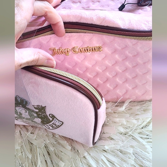 JUICY COUTURE VINTAGE STYLE SET OF 2 COSMETIC BAGS - Picture 5 of 9